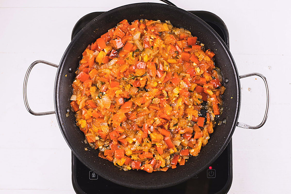 fideuá de pollo paso 9