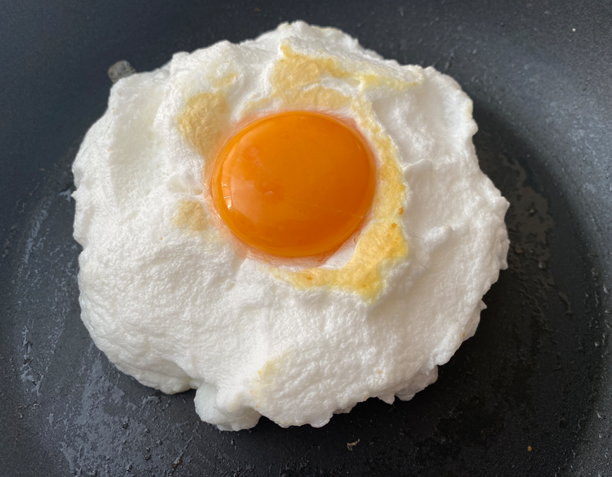 Huevos Orsini. Cómo hacer cloud eggs
