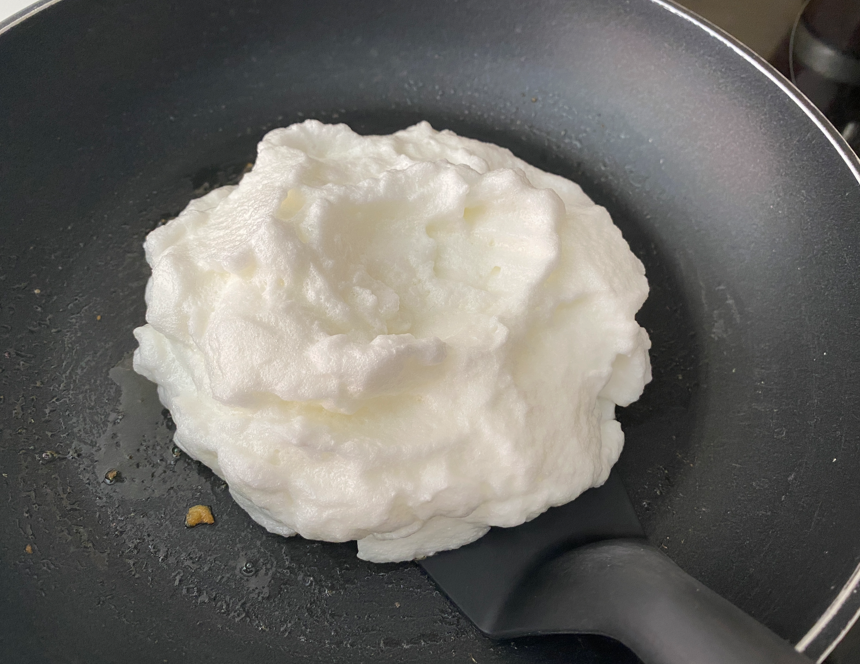 Huevos Orsini. Cómo hacer cloud eggs