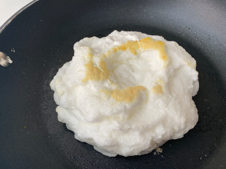 Huevos Orsini. Cómo hacer cloud eggs