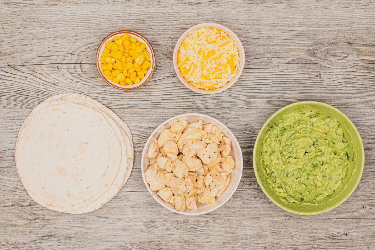 quesadillas de pollo y queso paso 16