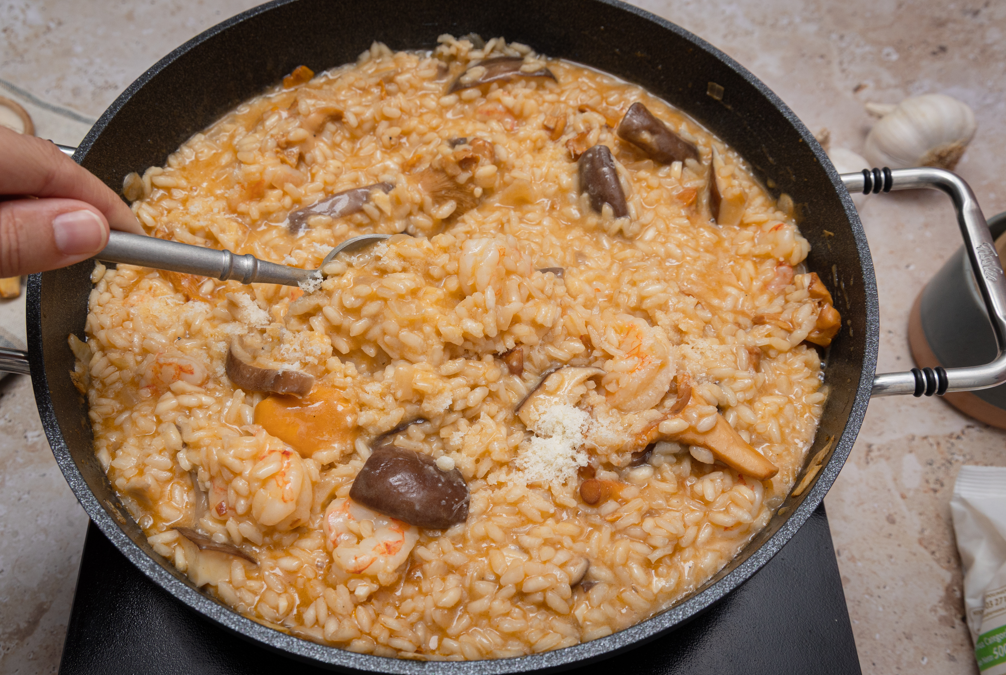 Risotto de setas, trufa y langostinos