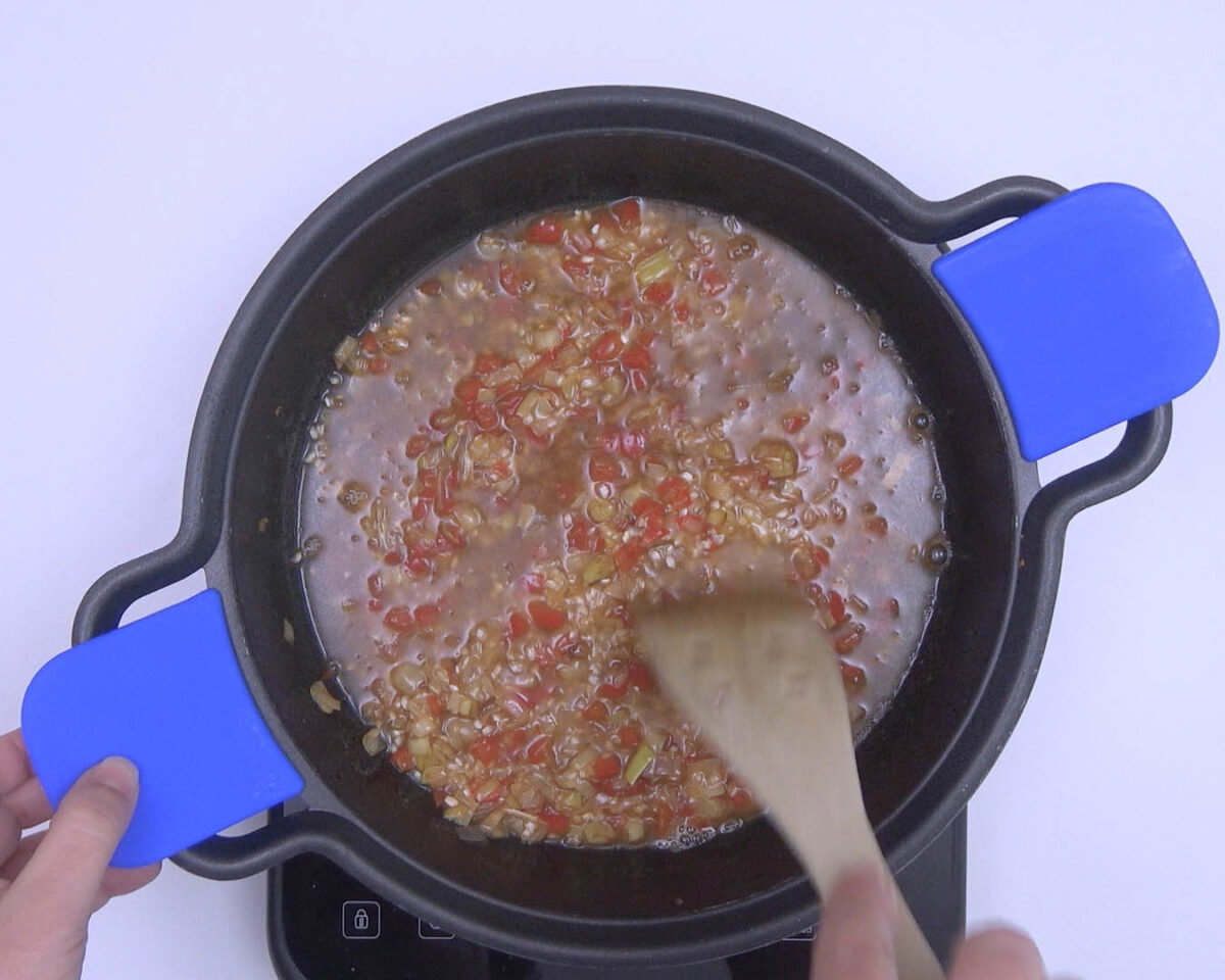 saquitos rellenos de arroz con langostinos paso 18