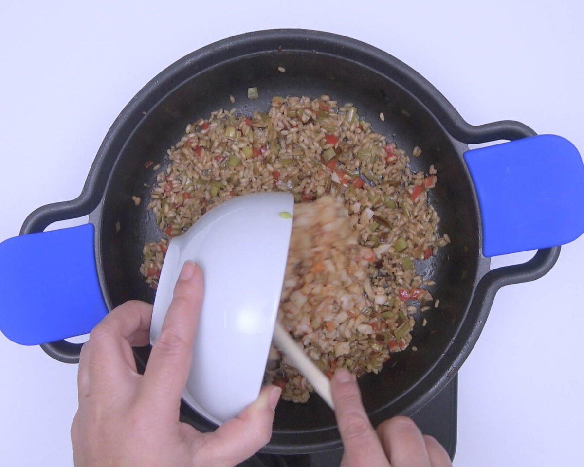 saquitos rellenos de arroz con langostinos paso 19
