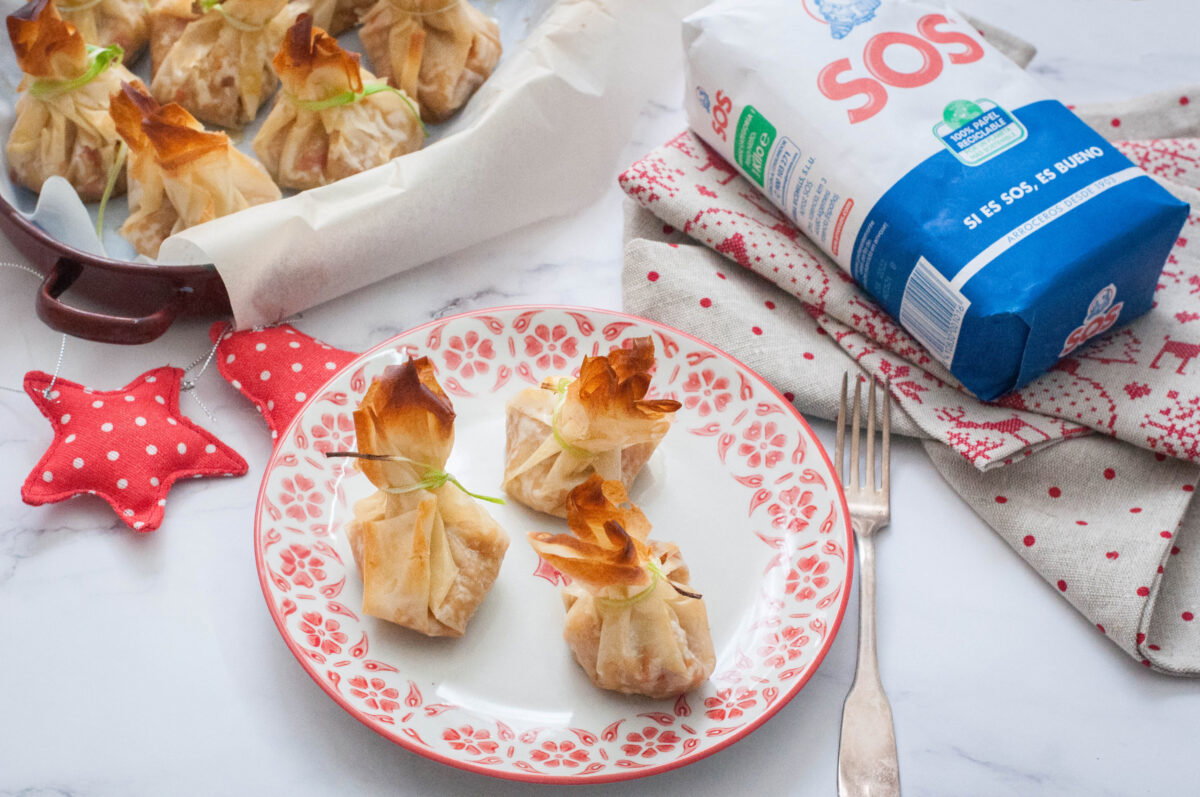 saquitos rellenos de arroz con langostinos paso 29