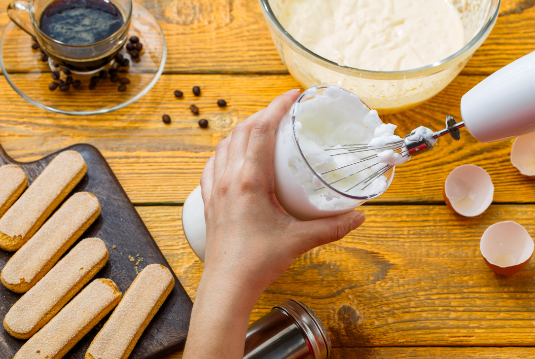 Tiramisú casero. ¿Es seguro prepararlo sin hornear?