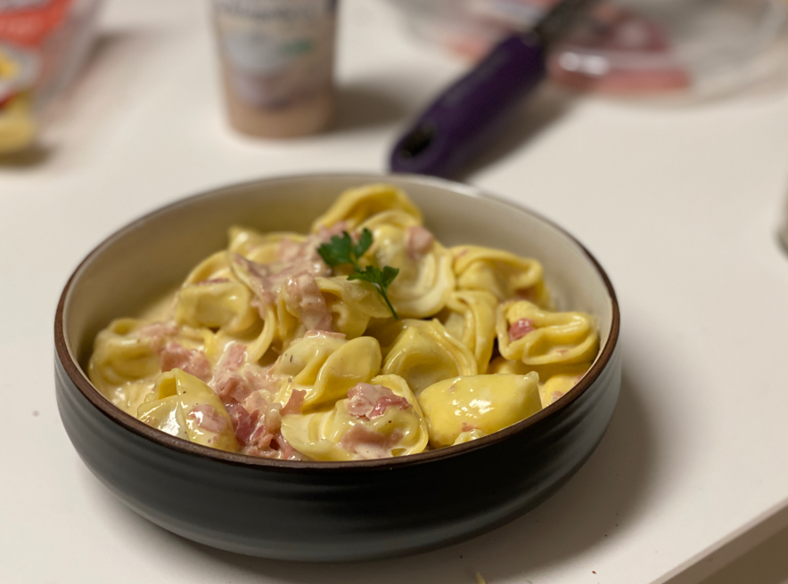 Tres salsas para tortellini de espinacas