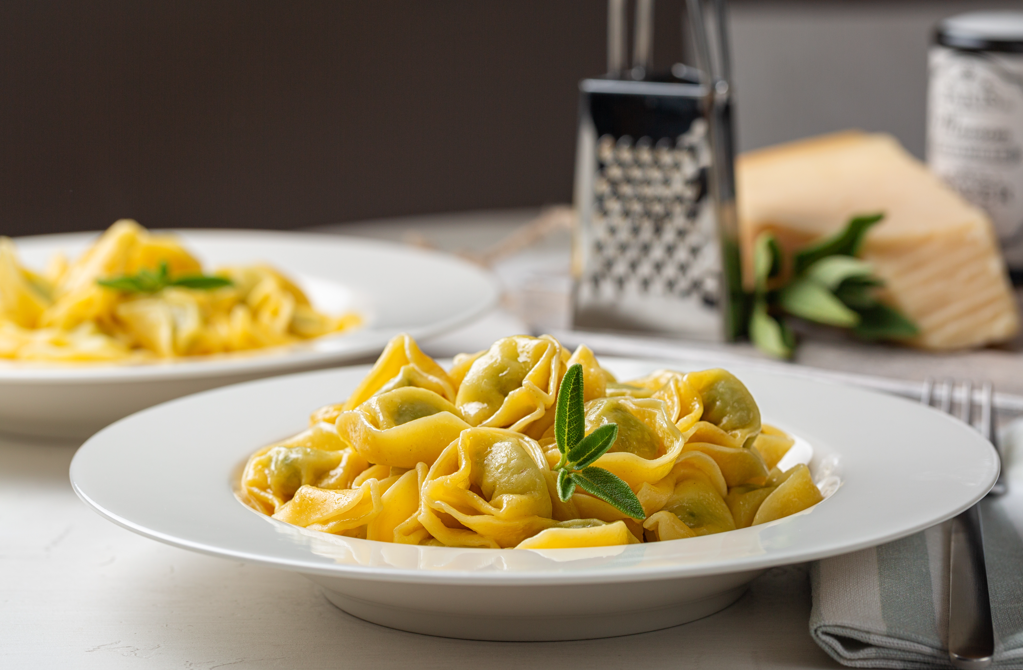 Tres salsas para tortellini de espinacas