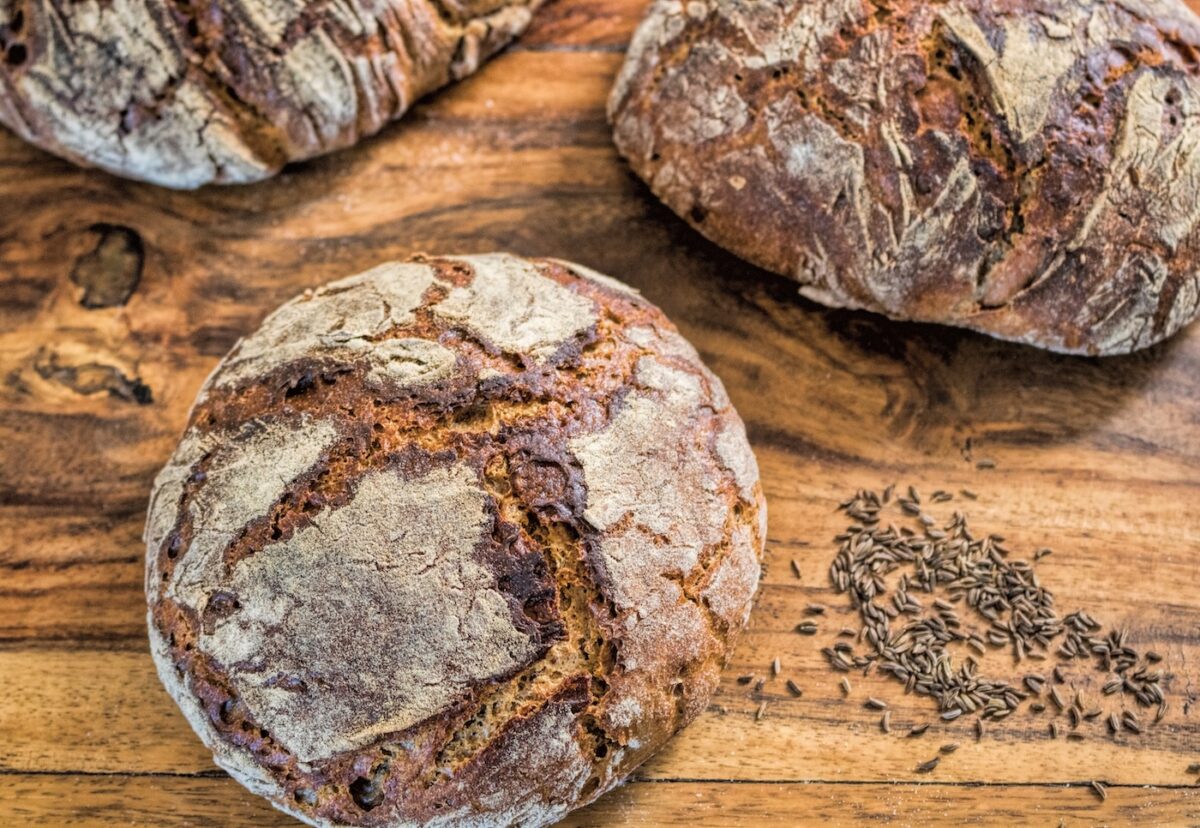 Alcaravea o carvia. Qué es, cómo usarla y por qué sigue siendo clave en muchas cocinas europeas