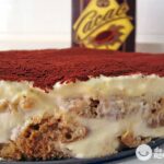 Tiramisú fácil con nata montada
