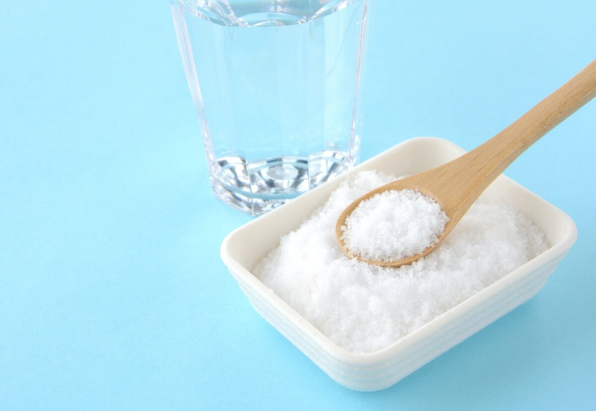 Agua de mar versus agua con sal marina: diferencias, usos en la cocina y cuál es mejor para cocer marisco