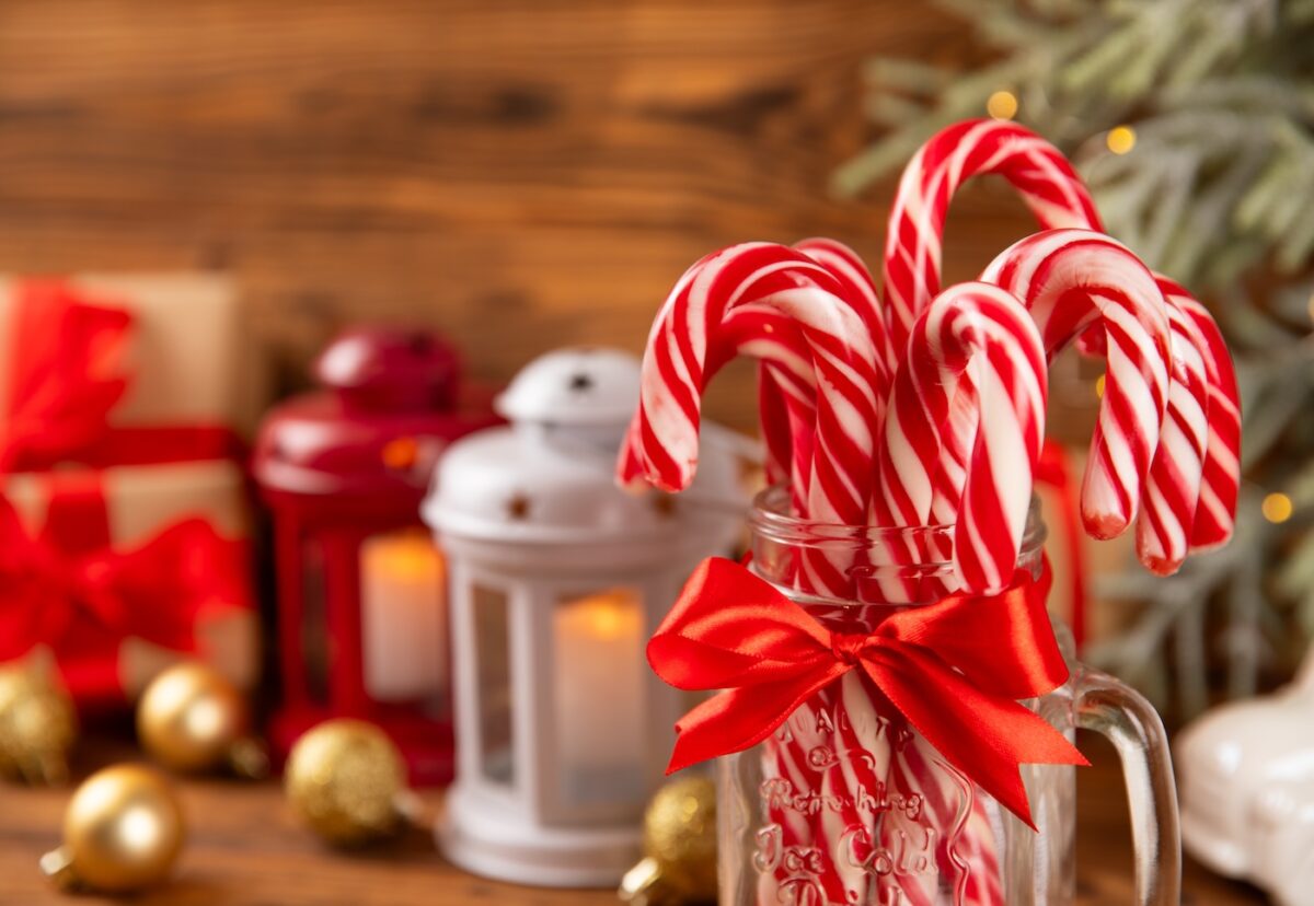 El bastón de caramelo navideño: historia, mitos y curiosidades de un dulce clásico
