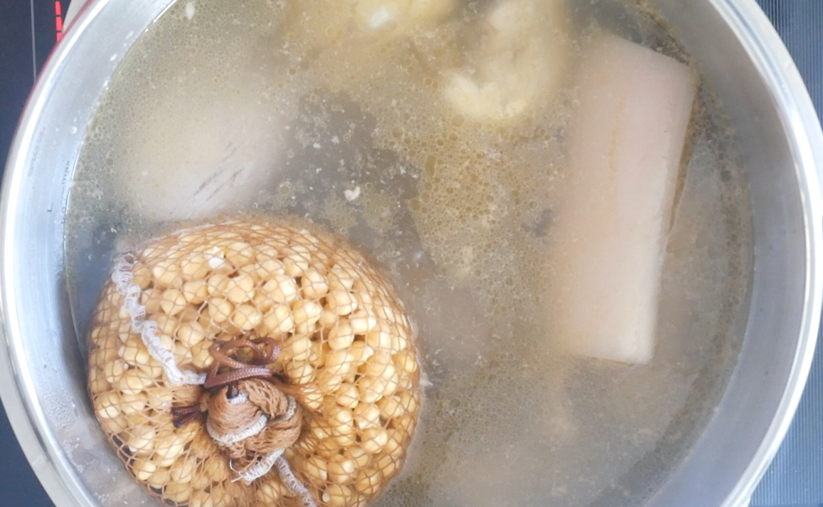 Cocido madrileño en olla exprés