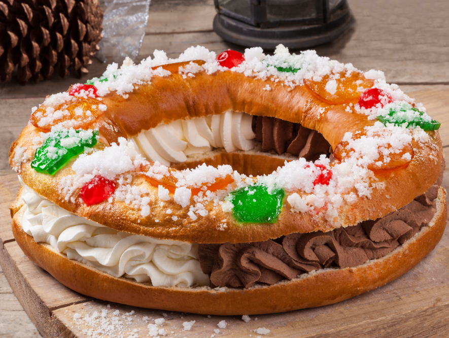 Guía completa para rellenar un roscón de Reyes: trucos, rellenos y cómo evitar errores