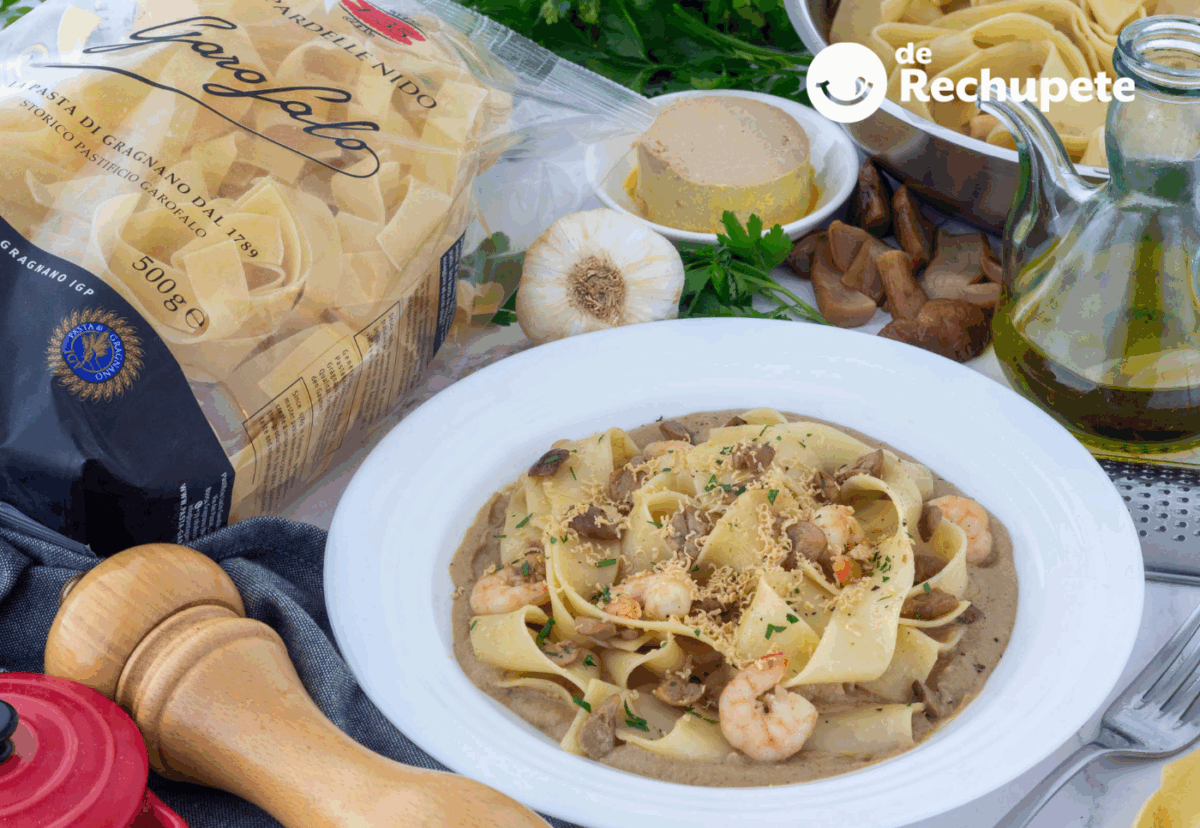 Pasta pappardelle con langostinos y boletus salteados en salsa de foie