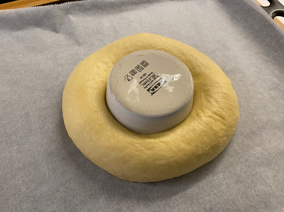 Roscón de Reyes de chocolate blanco