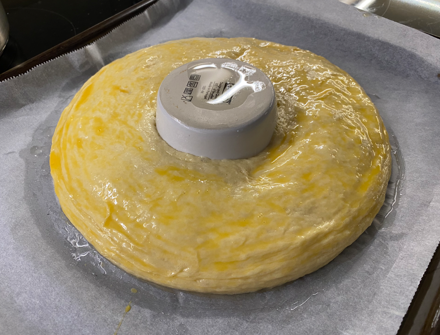 Roscón de Reyes de chocolate blanco