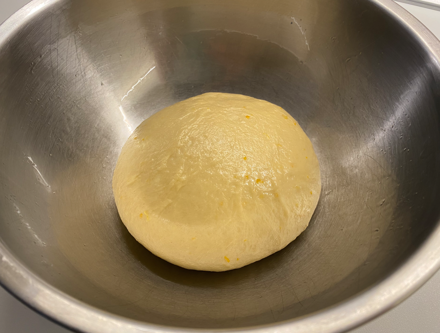 Roscón relleno de turrón de Jijona
