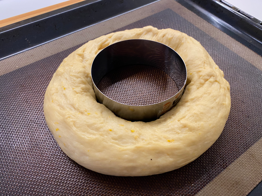 Roscón relleno de turrón de Jijona