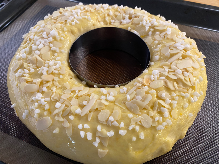 Roscón relleno de turrón de Jijona