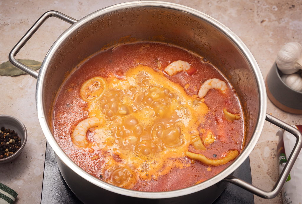 Sopa navideña marinera con arroz