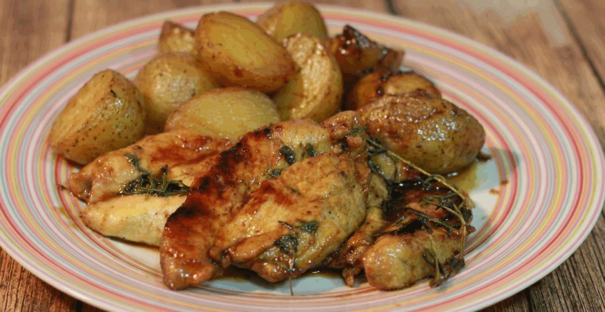 Pollo a la miel con tomillo y romero. Receta en 20 minutos