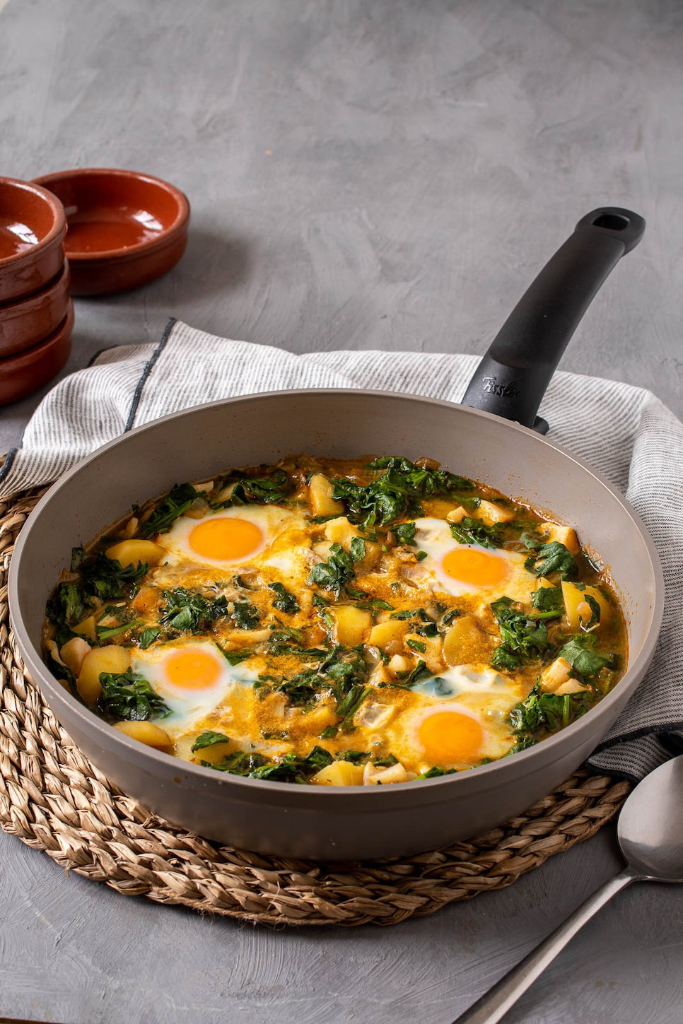 Borreta alicantina. Receta de cuchara con bacalao y patata
