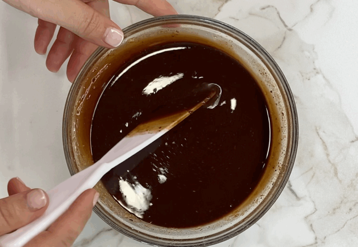 Brownie de chocolate y nueces con olla exprés
