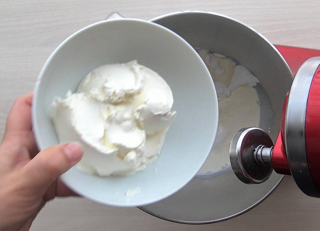 Buttercream con queso Mascarpone (o crema de mantequilla), la compañera ideal para tus tartas