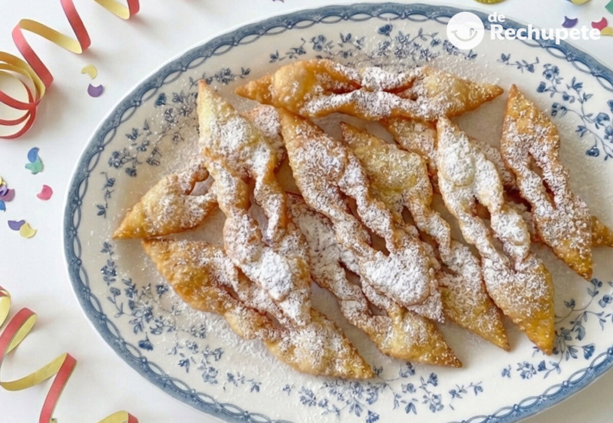 Chrusciki o alitas de ángel polacas. Postre de Carnaval