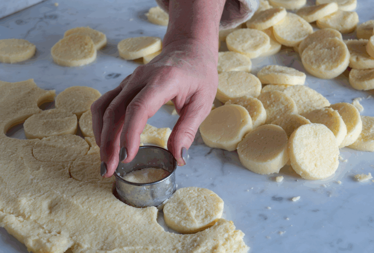 Ñoquis o Gnocchi de sémola alla romana. La receta italiana al horno que siempre queda bien