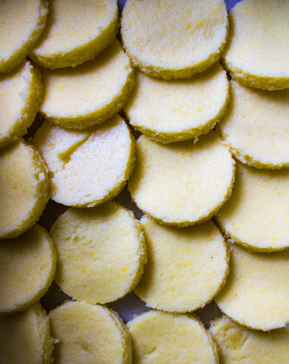 Ñoquis o Gnocchi de sémola alla romana. La receta italiana al horno que siempre queda bien