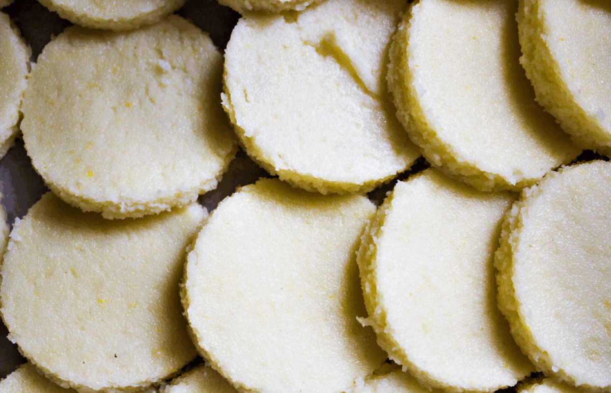 Ñoquis o Gnocchi de sémola alla romana. La receta italiana al horno que siempre queda bien