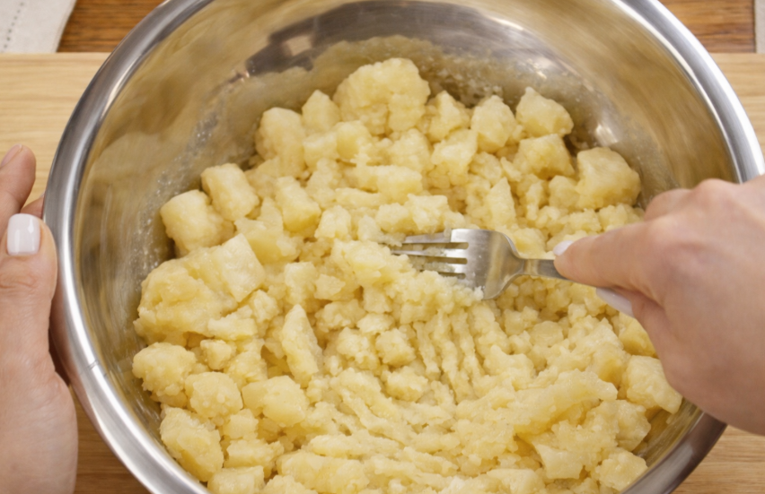 Patatas huecas. La guarnición que se terminará antes de tiempo