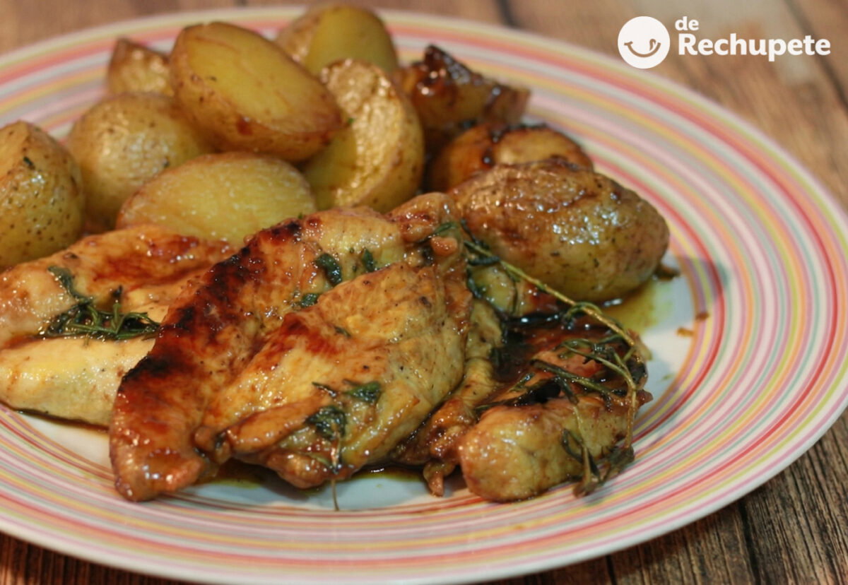 Pechuga de pollo a la miel con tomillo y romero. Receta fácil en  minutos