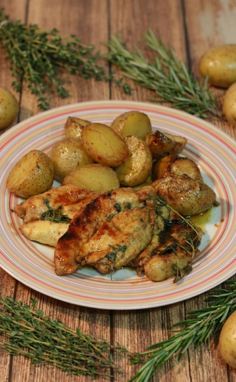 Pollo a la miel con tomillo y romero. Receta en 20 minutos