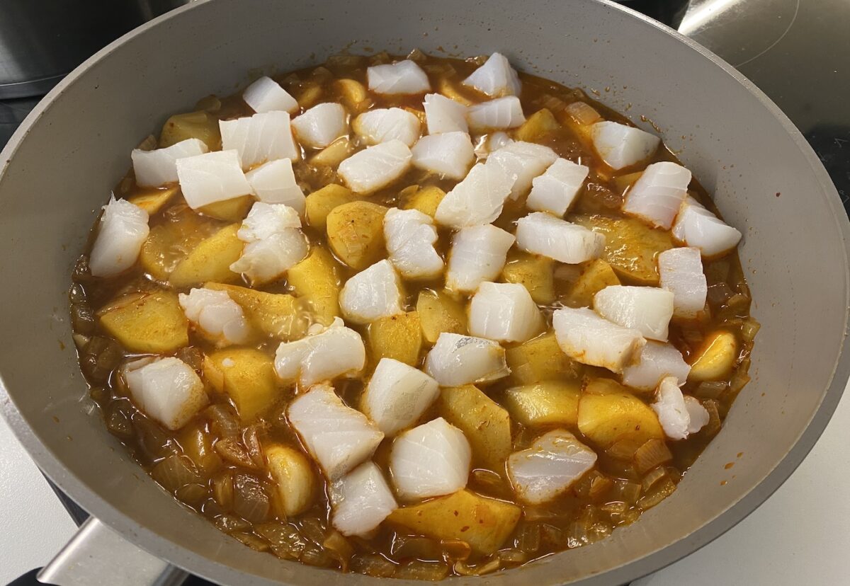 Borreta alicantina. Receta de cuchara con bacalao y patata