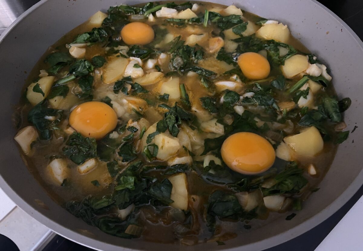 Borreta alicantina. Receta de cuchara con bacalao y patata