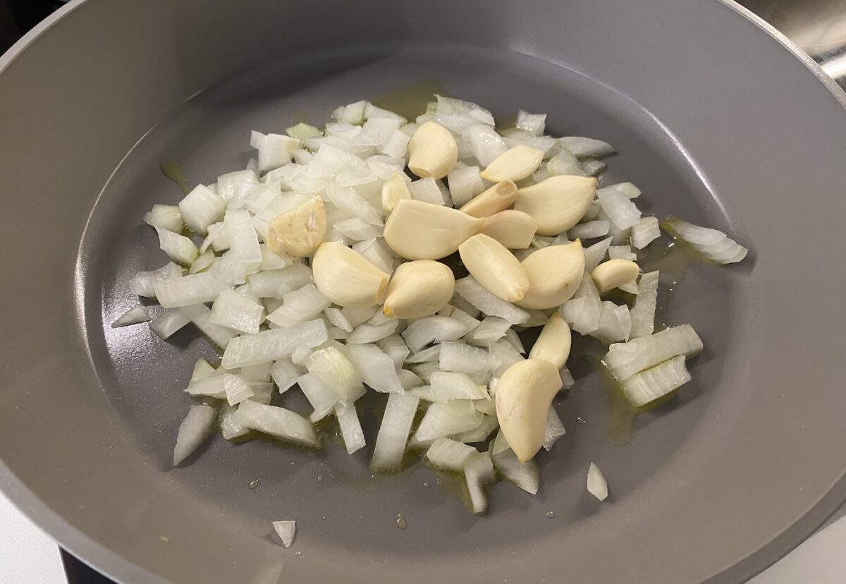 Borreta alicantina. Receta de cuchara con bacalao y patata