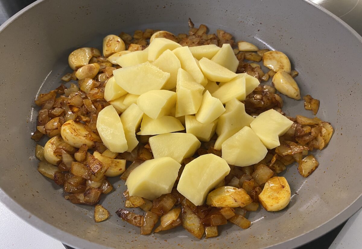 Borreta alicantina. Receta de cuchara con bacalao y patata