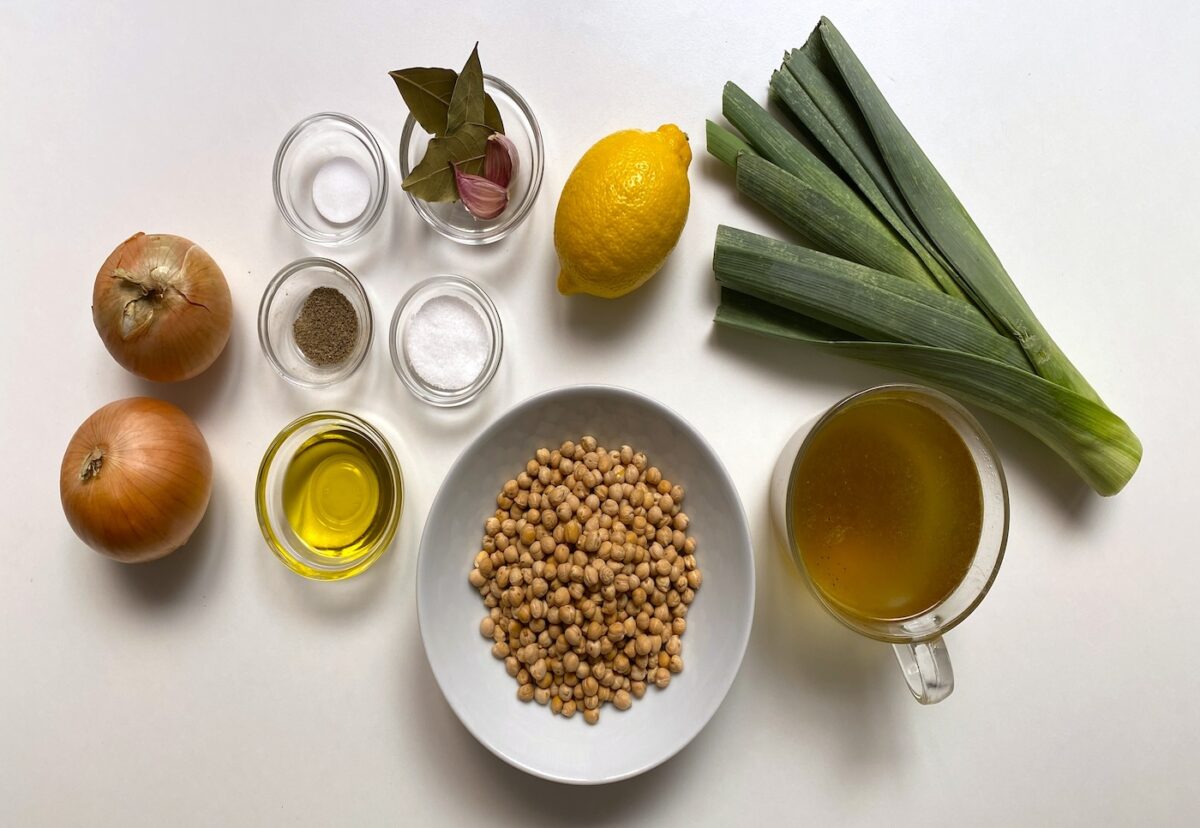 Sopa o caldo de garbanzos. Receta casera paso a paso