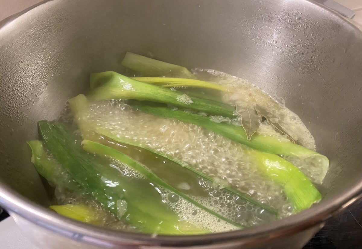 Sopa o caldo de garbanzos. Receta casera paso a paso