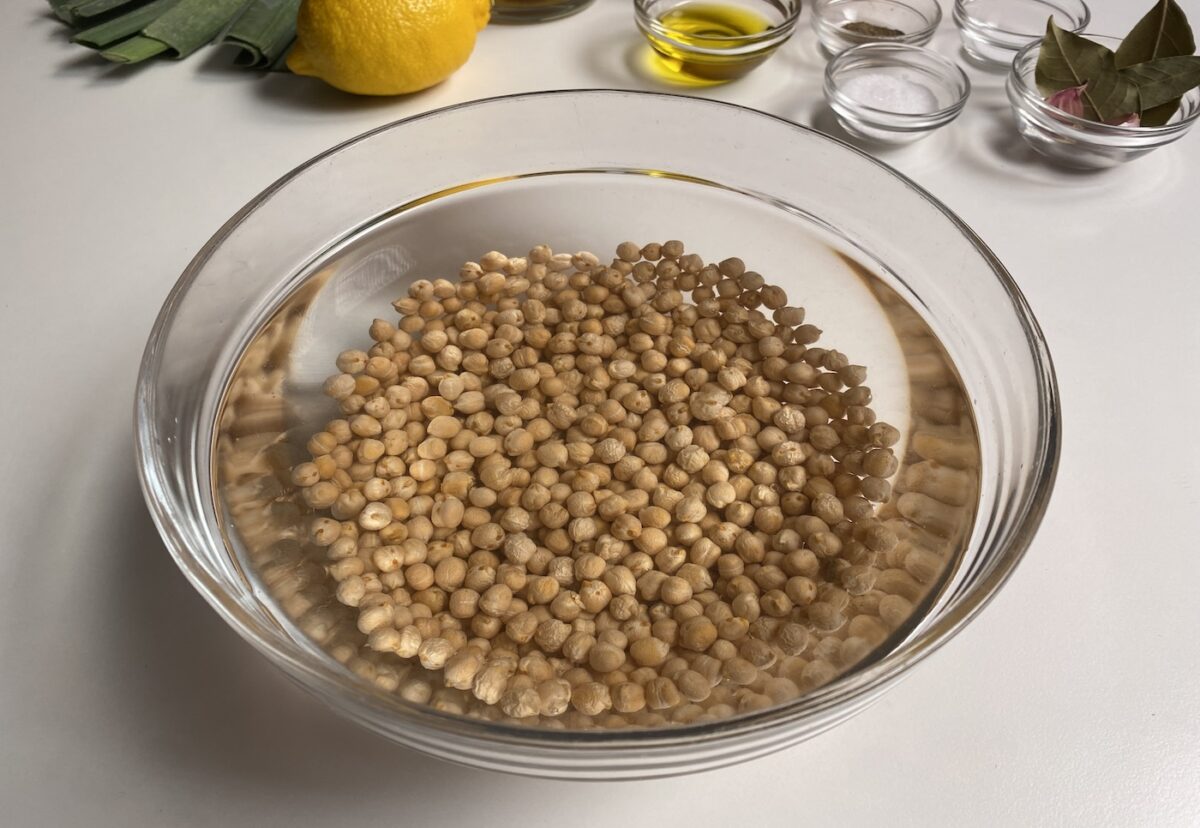 Sopa o caldo de garbanzos. Receta casera paso a paso
