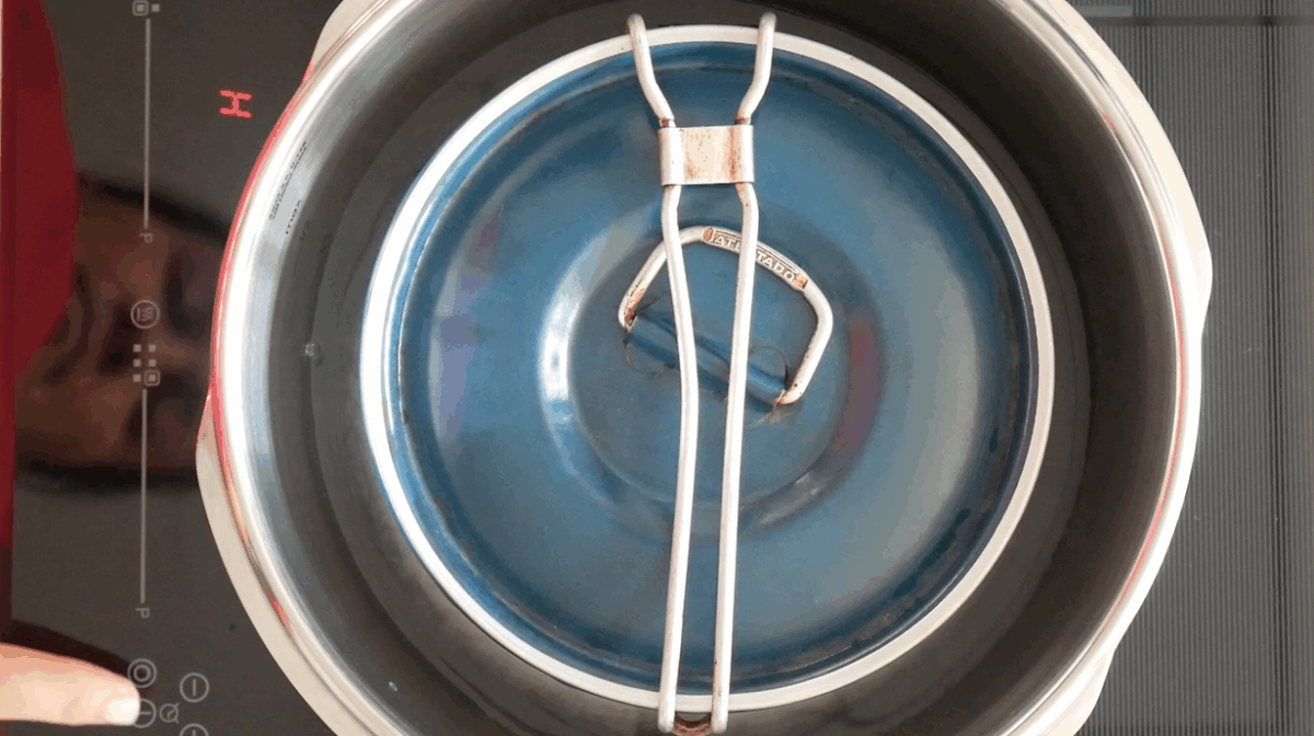 Flan de huevo en olla exprés, un clásico que nunca falla