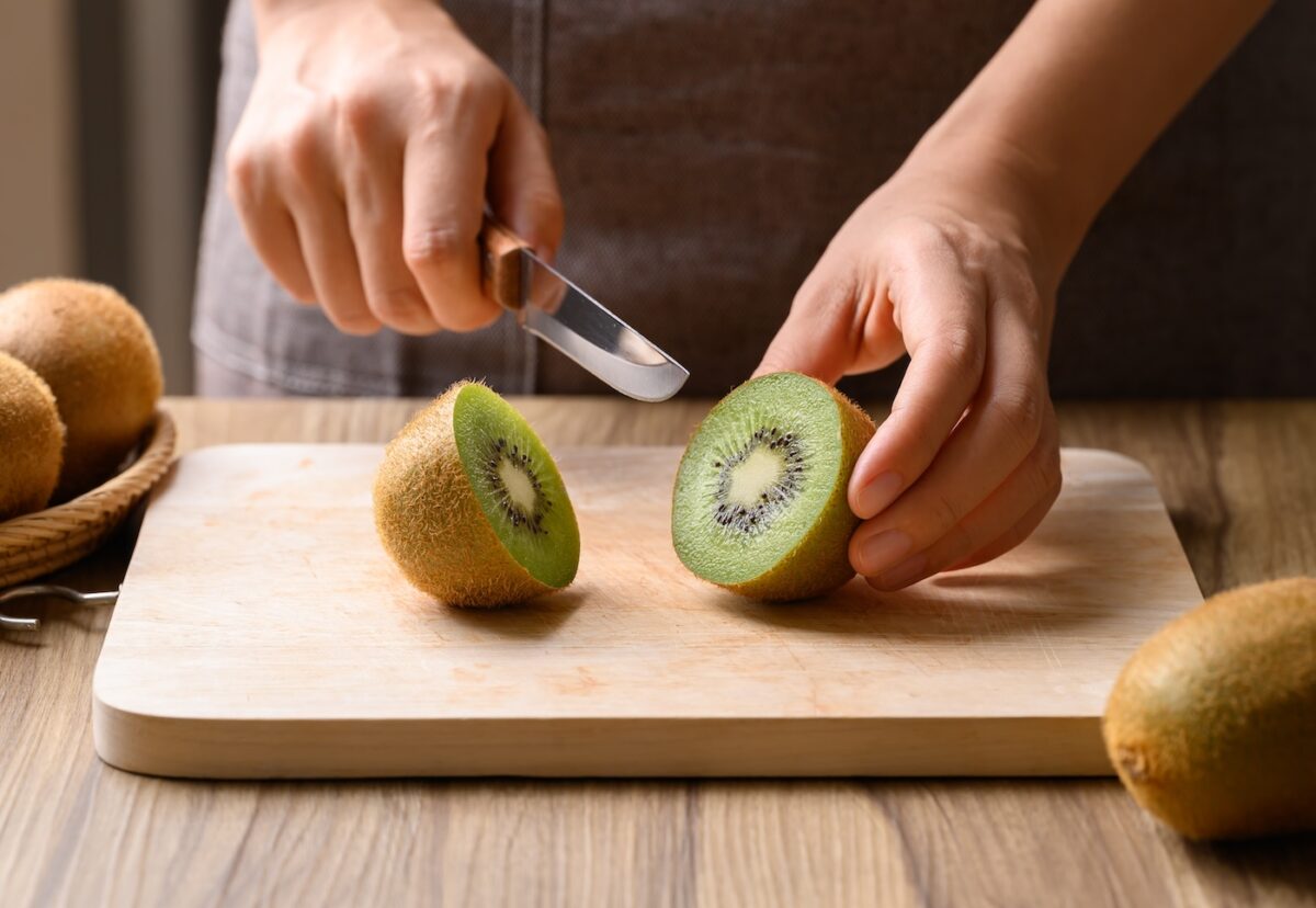 Kiwi. ¿Qué es? Propiedades, beneficios y cómo usarlo en la cocina