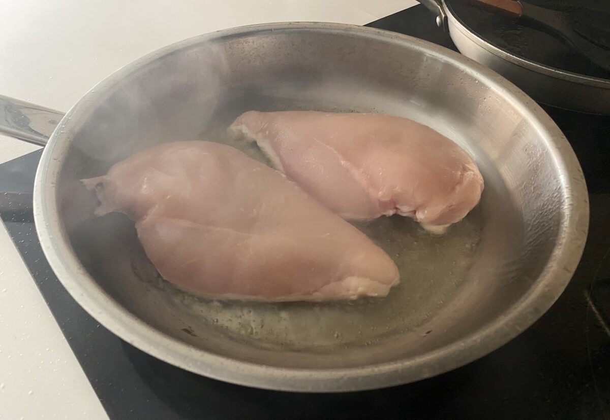 Pechugas de pollo en salsa paso a paso