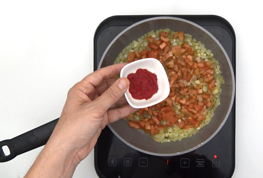 Risotto de tomate fresco con burrata y albahaca