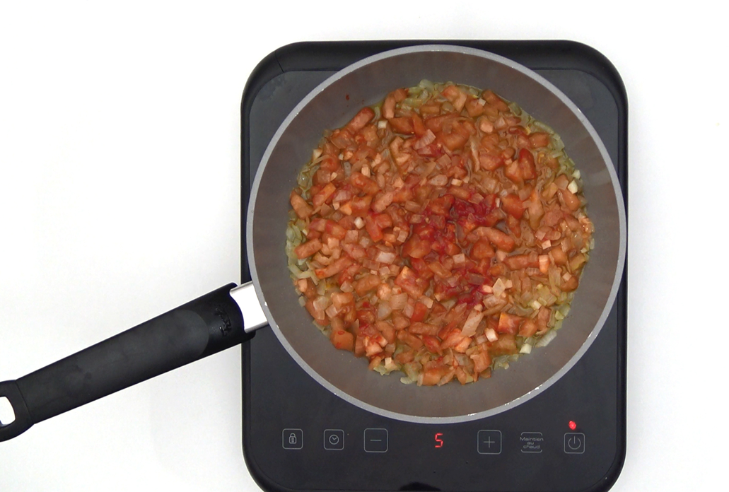 Risotto de tomate fresco con burrata y albahaca