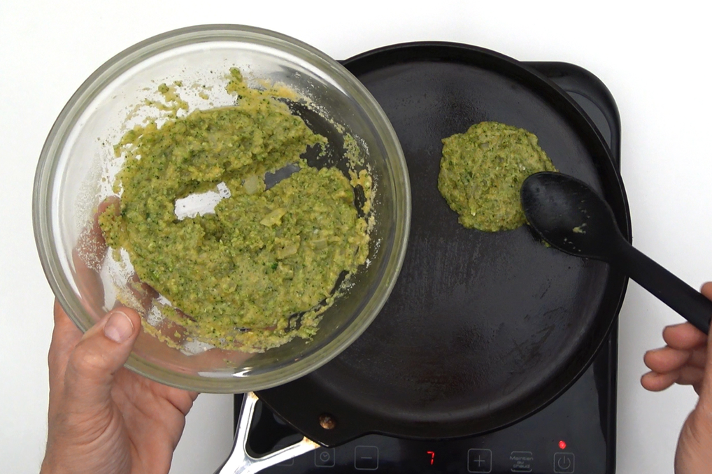 Tortitas de brócoli. Tres recetas distintas para que no te aburras del brócoli