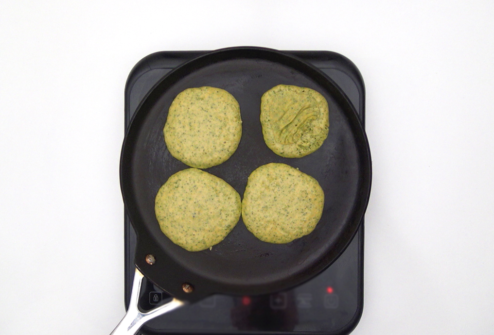 Tortitas de brócoli. Tres recetas distintas para que no te aburras del brócoli